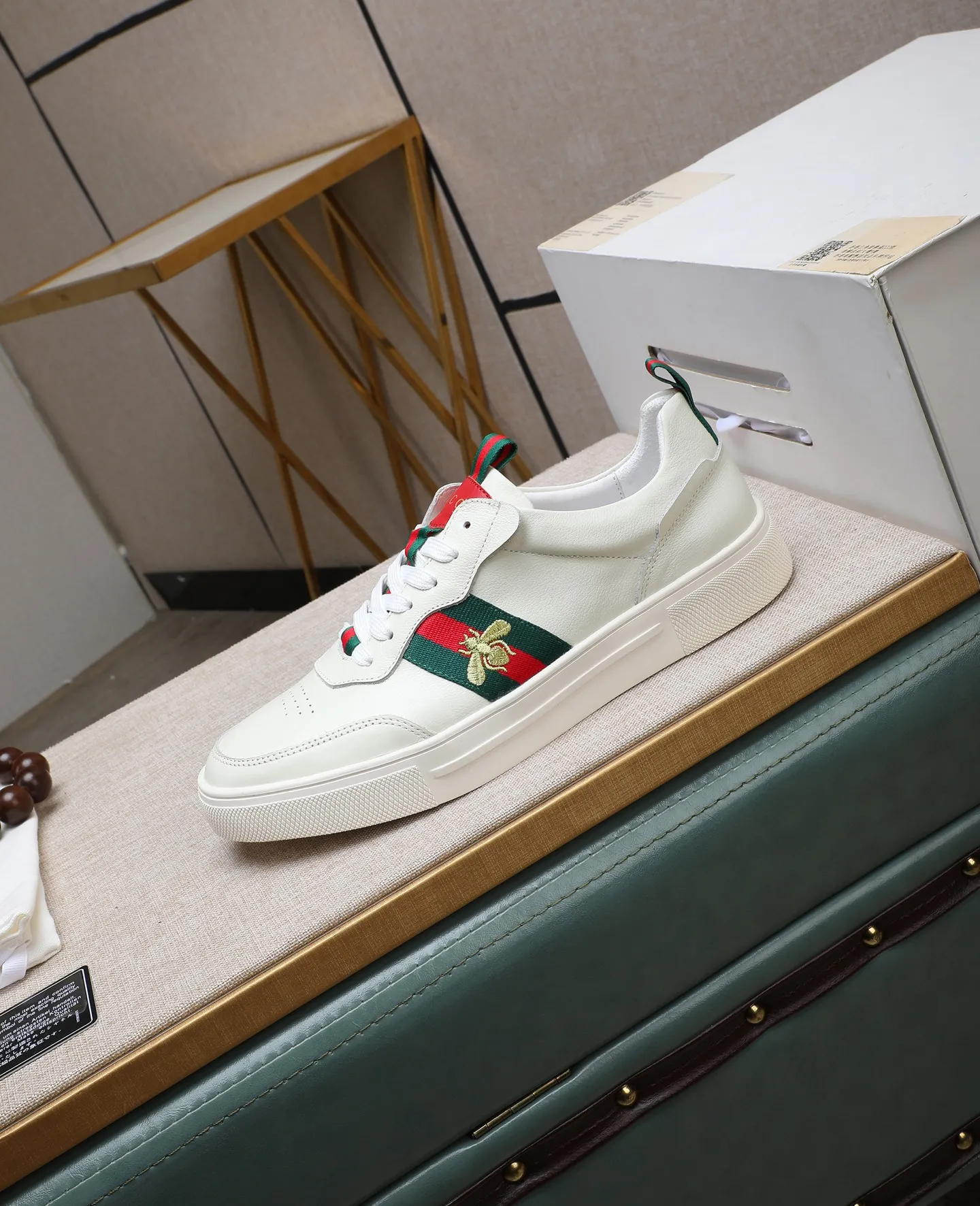 Men's shoes 💰460 GUCCI🔍🔍The latest models are on sale at the same time at the counter. Original calfskin imported from Italy, genuine leather lining, (high-end, extravagant, and classy) with exquisite workmanship. Soles: Original soles specially provided by the original factory. ⚠Exclusive double-layer movable molded soles are super comfortable⚠. Photos of the real thing🎬The real thing is even better🔍🔍"High quality·Follow the order" Code number 38-44
